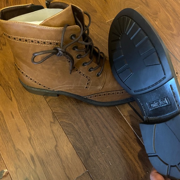 KENNETH COLE Brown Ankle Boots Blind-Sided Wing tip Faux Leather size11 - Picture 5 of 6